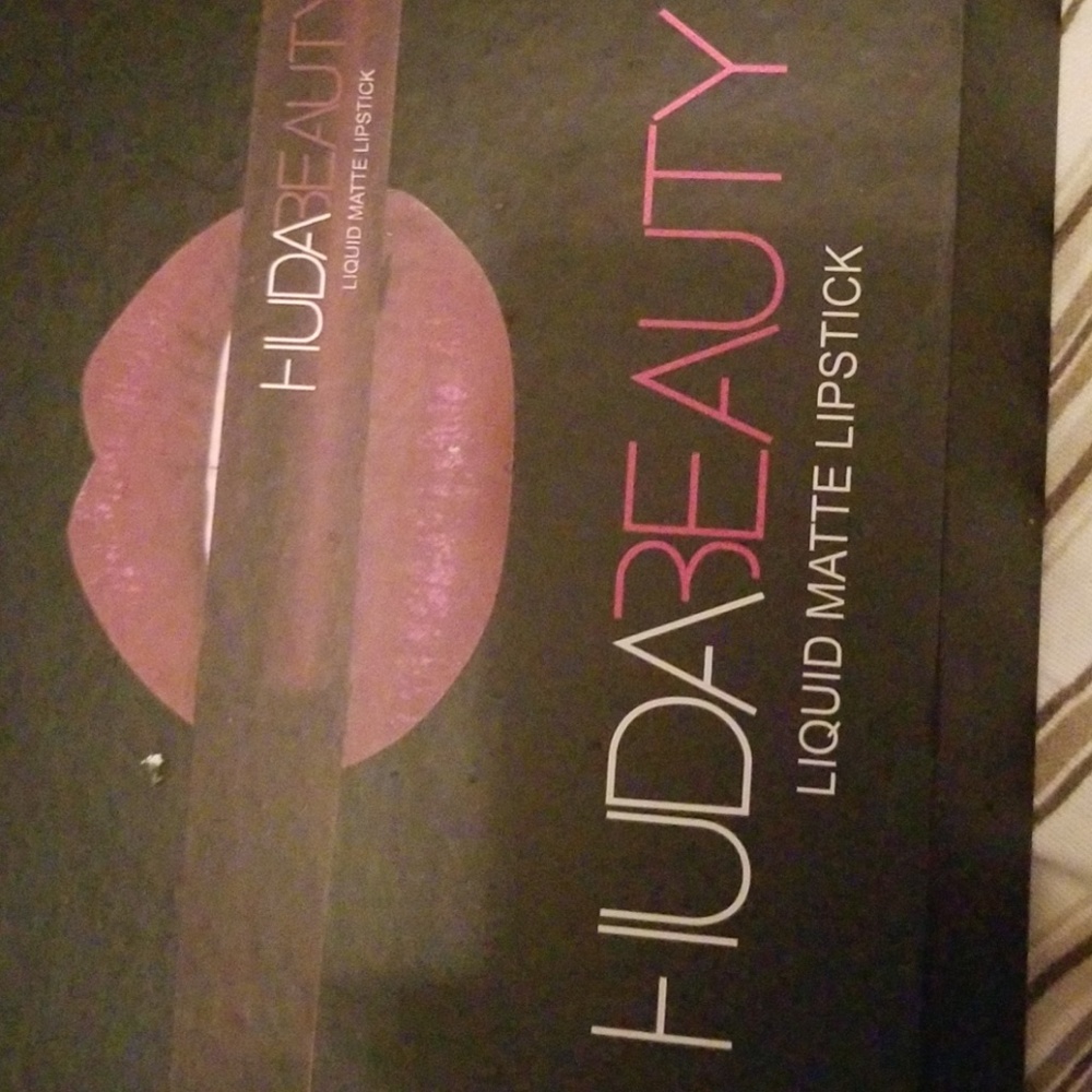 Matte lipstick bundle